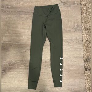 Sage green Nike leggings